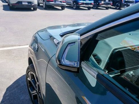 Certified 2023 Kia Niro SX Touring image 8