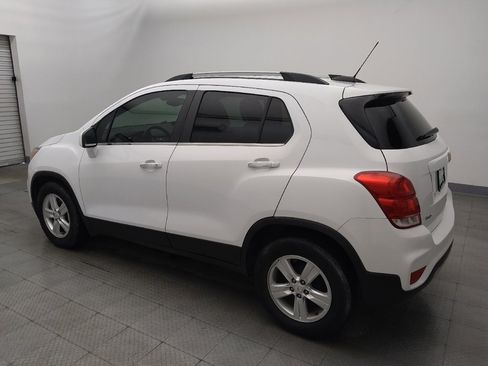 Used 2018 Chevrolet Trax LT w/ LT Convenience Package FWD image 3