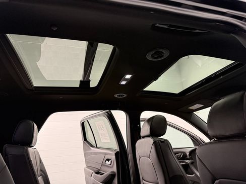Used 2022 Chevrolet Traverse RS w/ LPO, Floor Liner Package AWD/4WD image 31