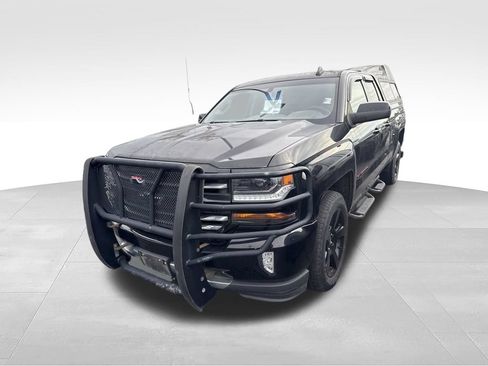 Used 2017 Chevrolet Silverado 1500 LT w/ Redline Edition AWD/4WD image 5