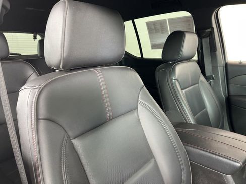 Used 2022 Chevrolet Traverse RS image 7