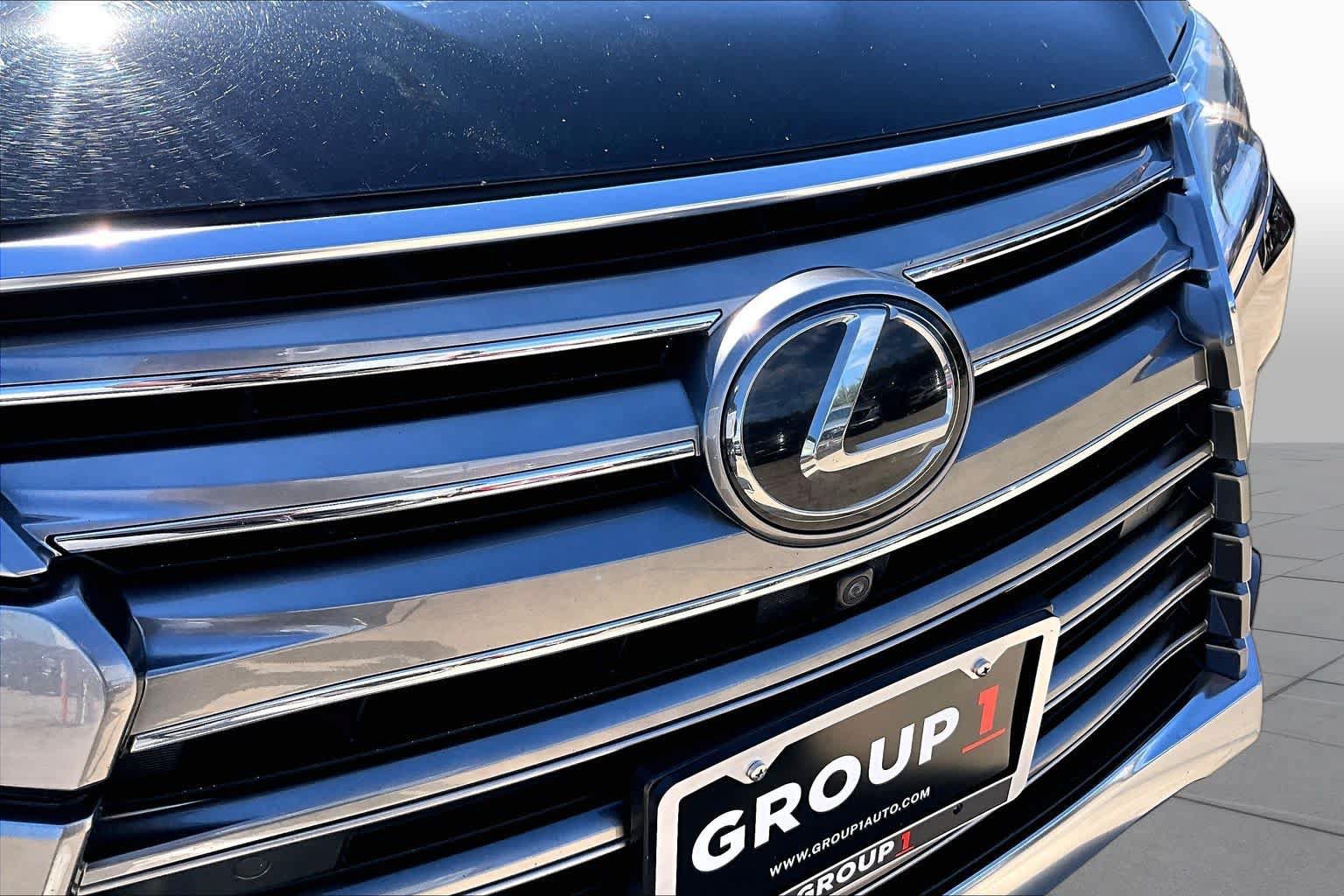 Used 2021 Lexus LX 570 4WD w/ Luxury Package image 30