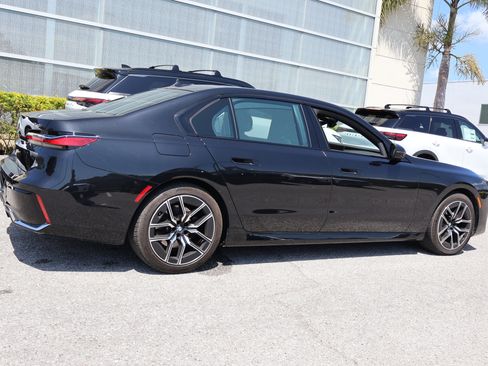 Used 2024 BMW 740i RWD image 10