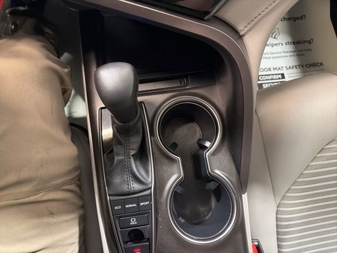 Used 2023 Toyota Camry SE image 30