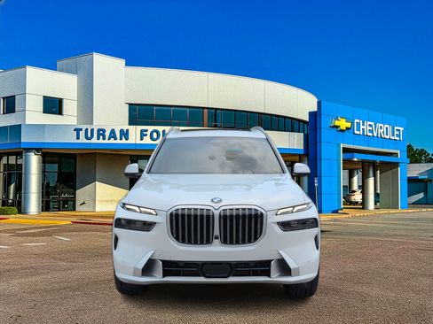 Used 2024 BMW X7 xDrive40i w/ Executive Package AWD/4WD image 9