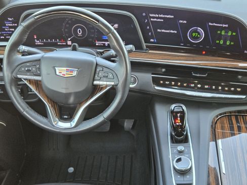 Used 2024 Cadillac Escalade Premium Luxury w/ Performance Package AWD/4WD image 22