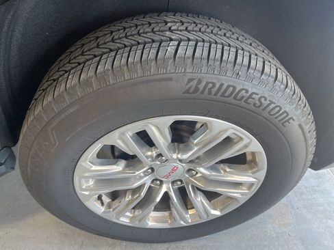 Used 2021 GMC Yukon SLT w/ SLT Premium Package image 7