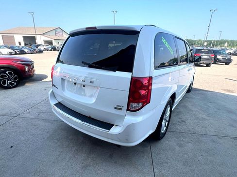Used 2014 Dodge Grand Caravan SXT image 5