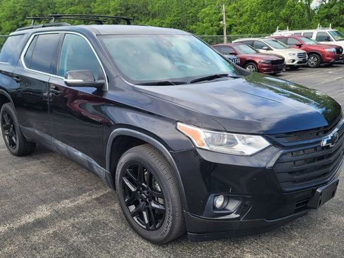Used 2021 Chevrolet Traverse LT w/ LPO, Blackout Package AWD/4WD image 8