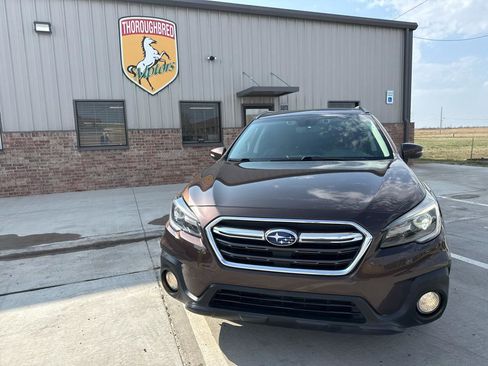 Used 2019 Subaru Outback 3.6R Touring w/ Popular Package #3A image 6