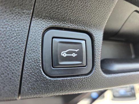 Used 2018 GMC Acadia Denali AWD/4WD image 25