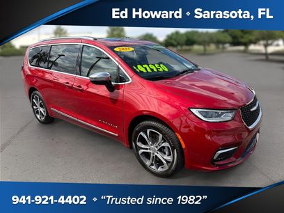 Used 2025 Chrysler Pacifica Pinnacle w/ Trailer Tow Group