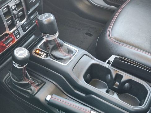 Used 2022 Jeep Wrangler Unlimited Rubicon w/ Cold Weather Group image 41