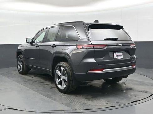 New 2026 Jeep Grand Cherokee Limited w/ Trailer Tow Package RWD image 6