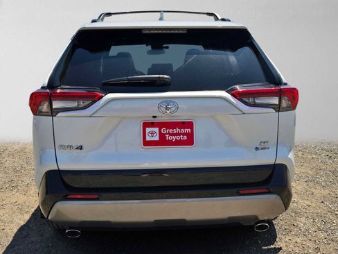 Used 2025 Toyota RAV4 SE w/ Convenience Package AWD/4WD image 5