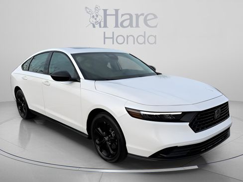 Used 2025 Honda Accord SE image 7