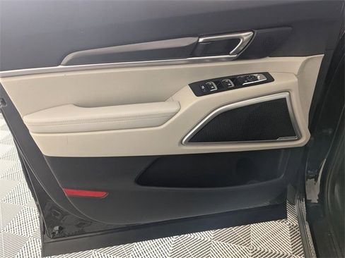 Used 2024 Kia Telluride S image 10