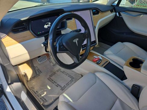 Used 2019 Tesla Model S Performance image 9