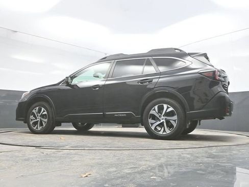 Used 2021 Subaru Outback Limited image 27
