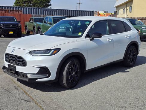 Used 2024 Honda HR-V Sport image 2