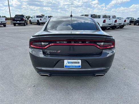 Used 2020 Dodge Charger SXT AWD/4WD image 4