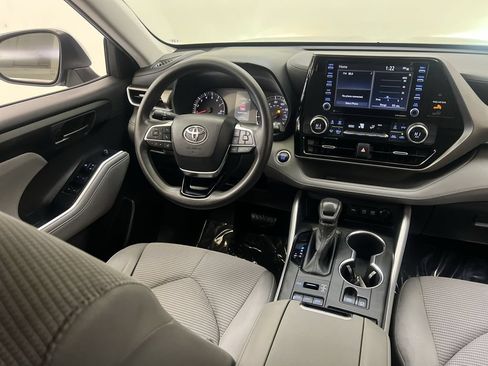 Used 2020 Toyota Highlander L AWD/4WD image 31