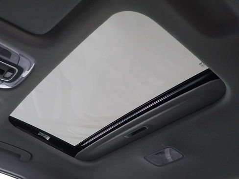 Certified 2025 Hyundai Elantra SEL FWD image 18