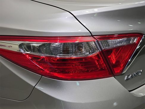 Used 2016 Toyota Camry XLE image 36