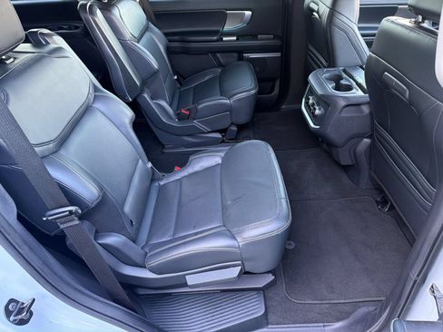 Used 2025 Ford Expedition Platinum AWD/4WD image 30