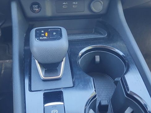 Used 2025 Nissan Rogue SV AWD/4WD image 19