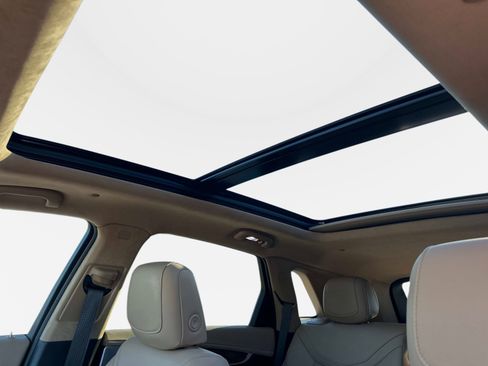 Used 2024 Cadillac XT5 Premium Luxury w/ Platinum Package image 22