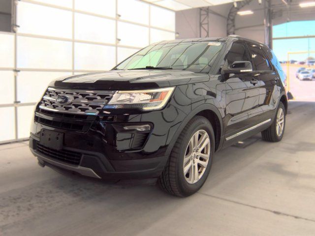 Used 2018 Ford Explorer XLT w/ Equipment Group 202A AWD/4WD image 2