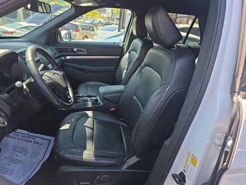 Used 2018 Ford Explorer XLT w/ Equipment Group 202A AWD/4WD image 5