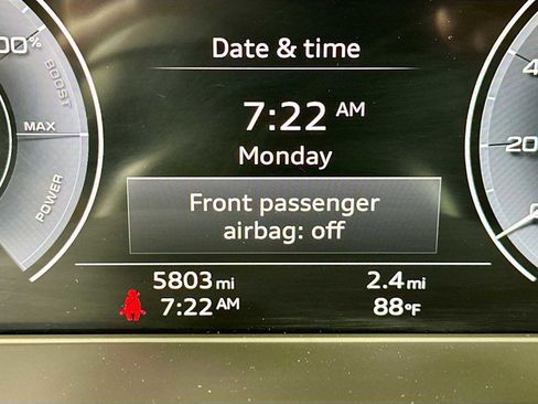 Used 2024 Audi Q5 e Premium w/ Convenience Package image 12