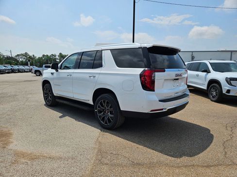 New 2026 GMC Yukon Elevation AWD/4WD image 3