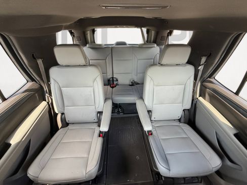 Used 2021 GMC Yukon SLT w/ SLT Luxury Package RWD image 16