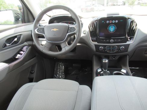 Used 2018 Chevrolet Traverse LT FWD image 13