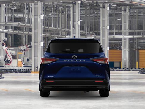 New 2026 Toyota Sienna Platinum image 8