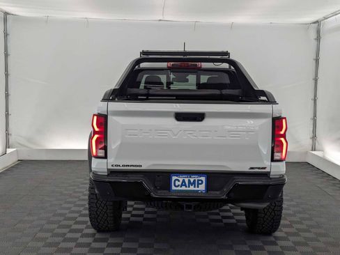 Used 2025 Chevrolet Colorado ZR2 w/ Midnight Edition AWD/4WD image 5
