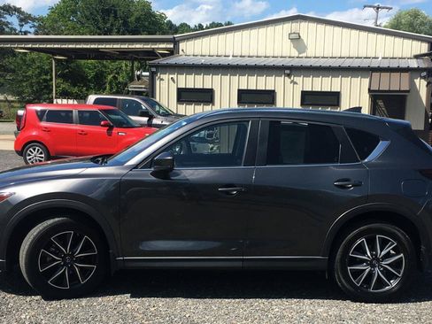Used 2018 MAZDA CX-5 Touring w/ Preferred Equipment Package FWD image 2
