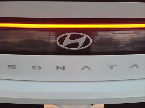 Used 2024 Hyundai Sonata Limited FWD image 16