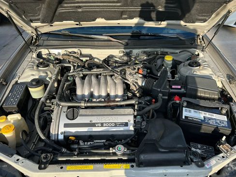Used 1999 Nissan Maxima SE FWD image 29