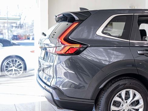 Used 2025 Honda CR-V LX image 13