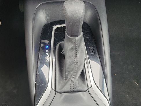 Used 2024 Toyota Corolla LE image 5