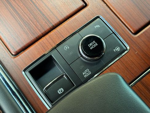 Used 2021 Lincoln Navigator L Reserve AWD/4WD image 29