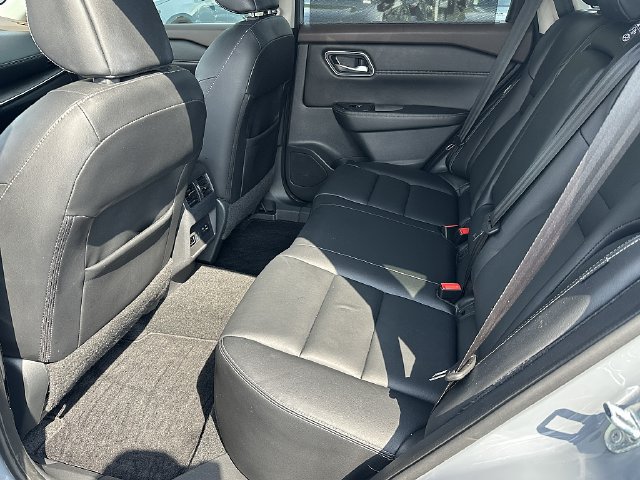 Used 2021 Nissan Rogue SL FWD image 17