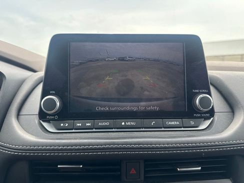 Used 2023 Nissan Rogue SV FWD image 42