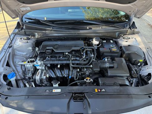 Used 2025 Hyundai Elantra SEL image 34