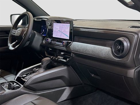 Used 2025 Chevrolet Colorado Trail Boss image 27