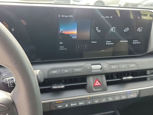 Used 2025 Kia K4 LXS image 26